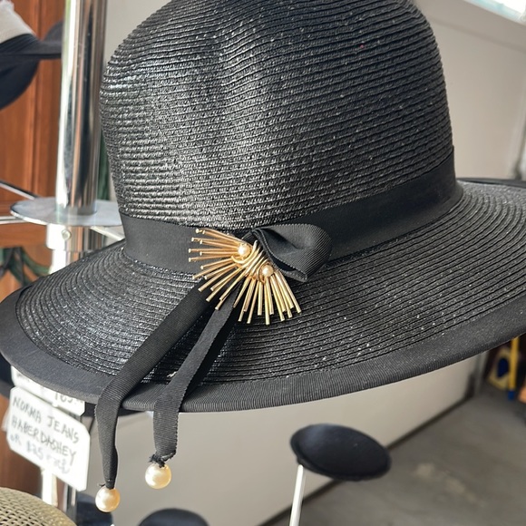 6 Kentucky Derby Hats - Picture 4 of 9